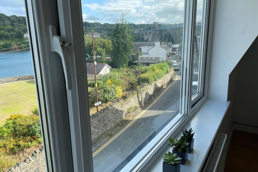 Apartment With Stunning Views Of Menai Strait. Menai Bridge Exteriér fotografie